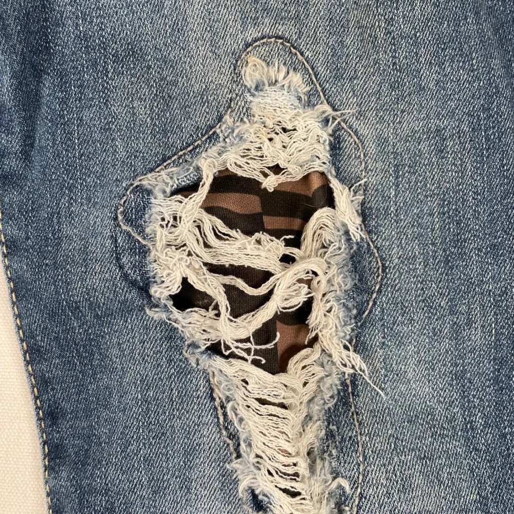Judy‎ Blue Distressed Skinny Jeans Camo Patched Ripped Denim Med Wash Size 7/28